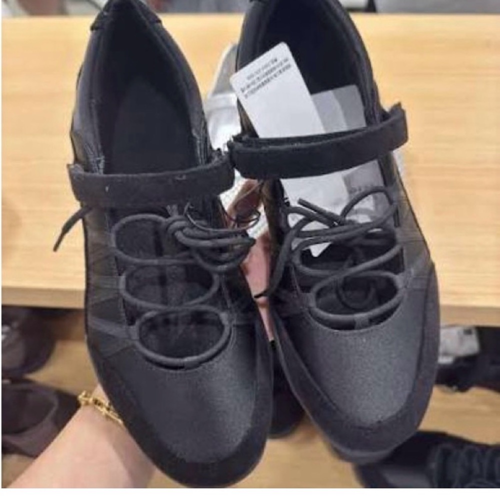 Ballet flats